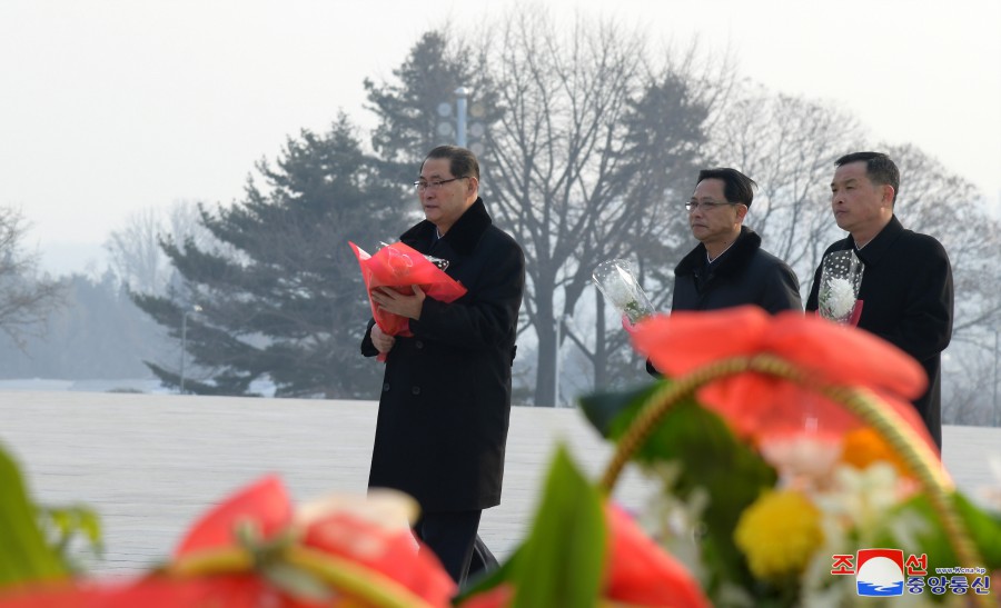 Floral Tribute Paid to Statues of President Kim Il Sung and Chairman Kim Jong Il