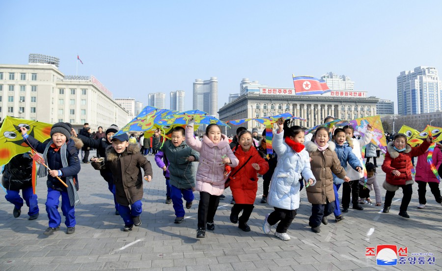 各地で旧正月を意義深く迎える