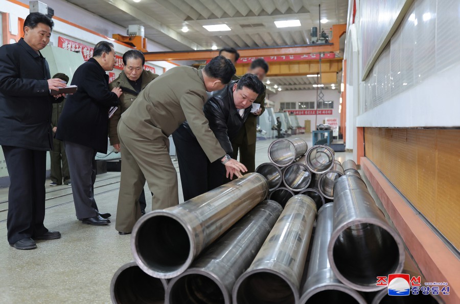 ﻿Уважаемый товарищ Ким Чен Ын руководил на месте делами главного военного завода