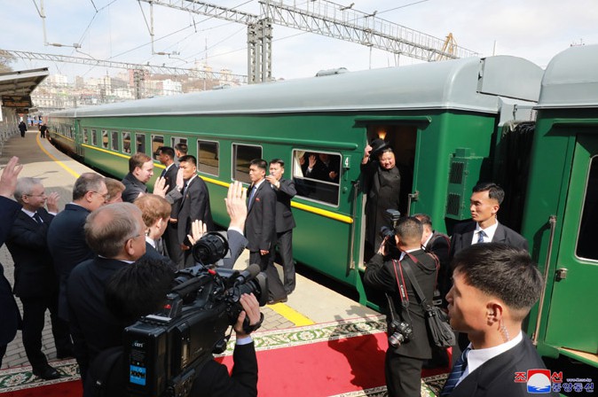 金正恩党委員長がロシアのウラジオストク市を出発