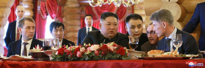 金正恩同志受邀出席滨海边疆区州长举行的午宴