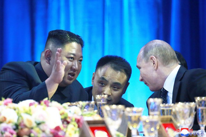 Presidente Putin ofrece banquete en honor del Máximo Dirigente Kim Jong Un