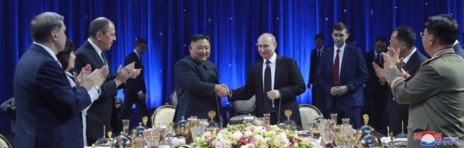 Presidente Putin ofrece banquete en honor del Máximo Dirigente Kim Jong Un