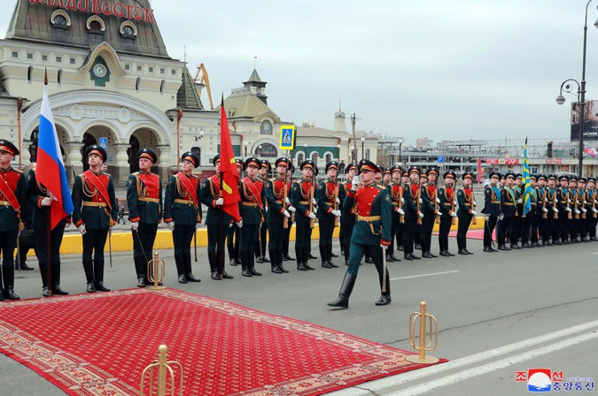 金正恩同志抵达俄罗斯符拉迪沃斯托克