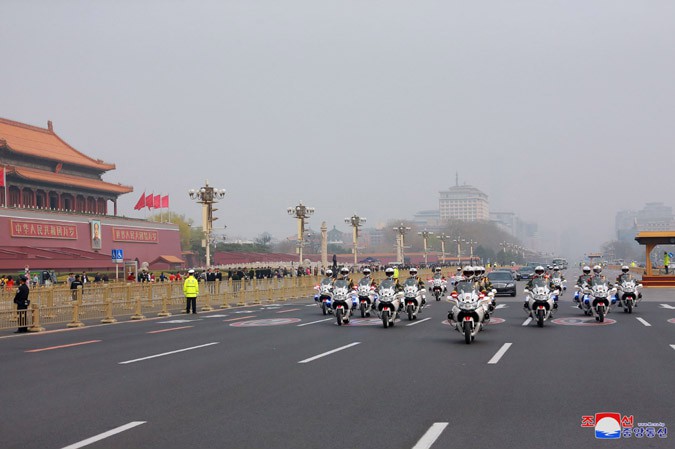 Kim Jong Un Pays Unofficial Visit to China