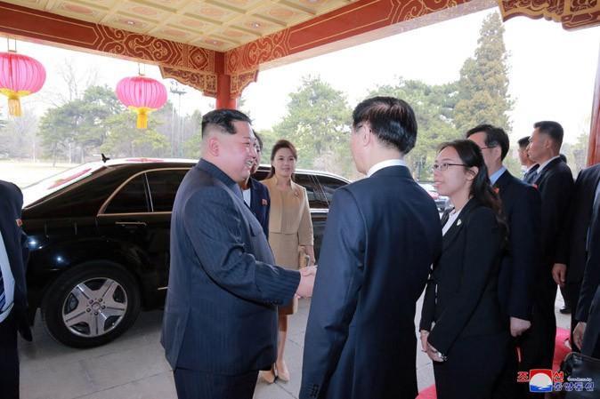 Kim Jong Un Pays Unofficial Visit to China