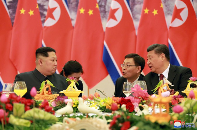 Xi Jinping Hosts Banquet for Kim Jong Un