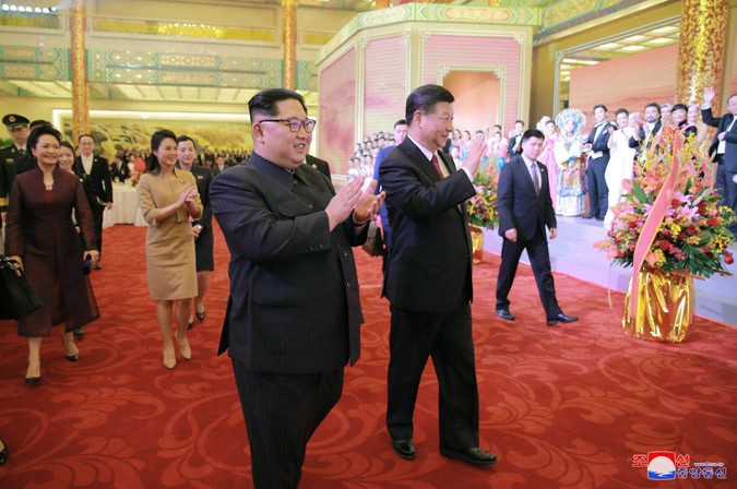 Xi Jinping Hosts Banquet for Kim Jong Un