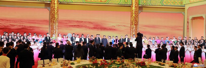 Xi Jinping Hosts Banquet for Kim Jong Un