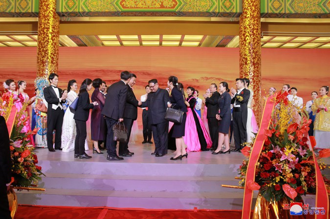 Xi Jinping Hosts Banquet for Kim Jong Un