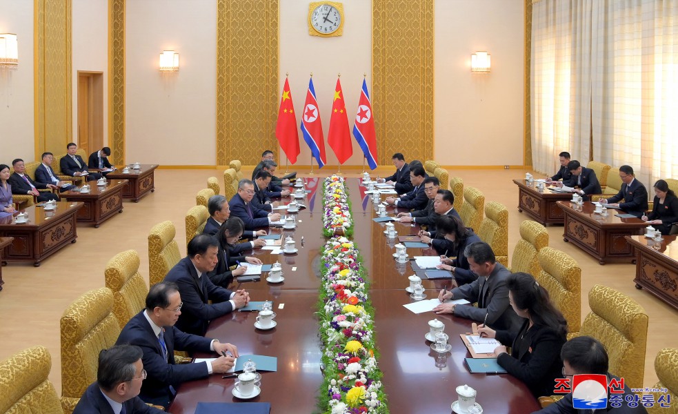 Talks Held between Choe Ryong Hae and Zhao Leji