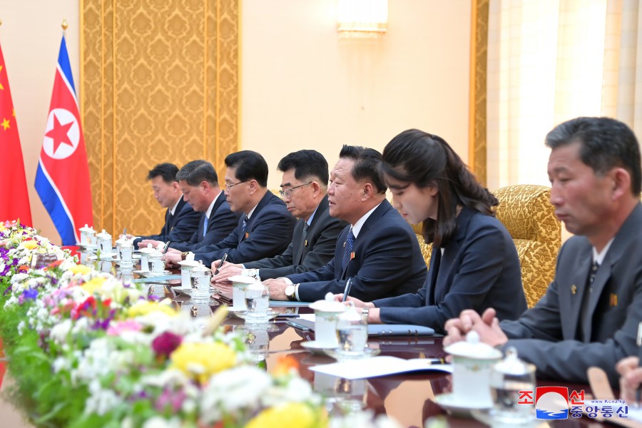 Talks Held between Choe Ryong Hae and Zhao Leji