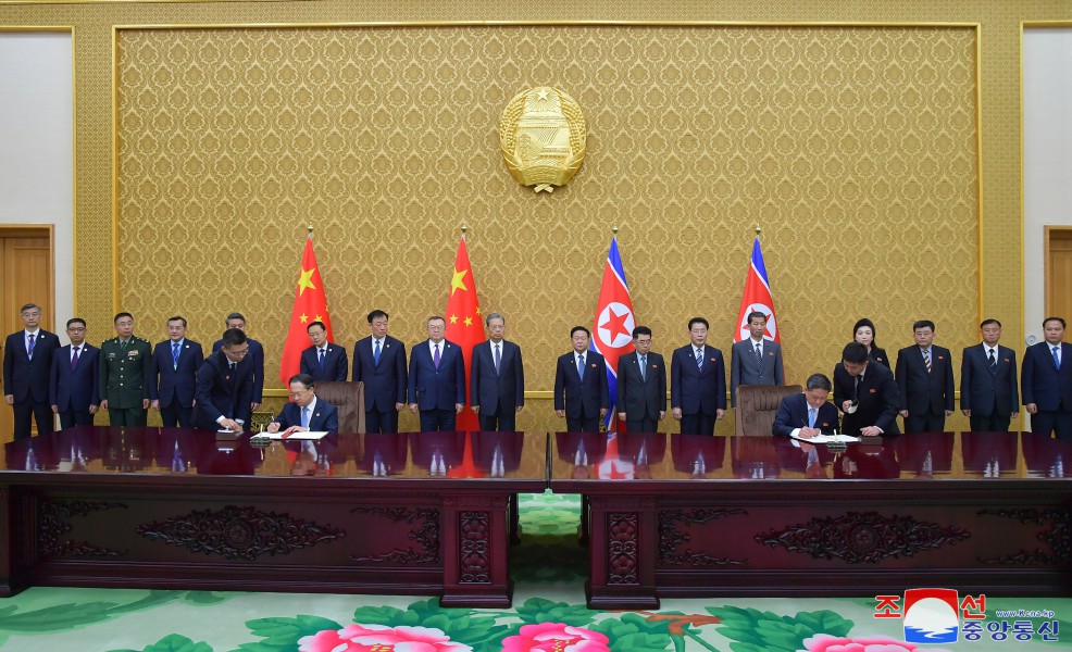 Talks Held between Choe Ryong Hae and Zhao Leji