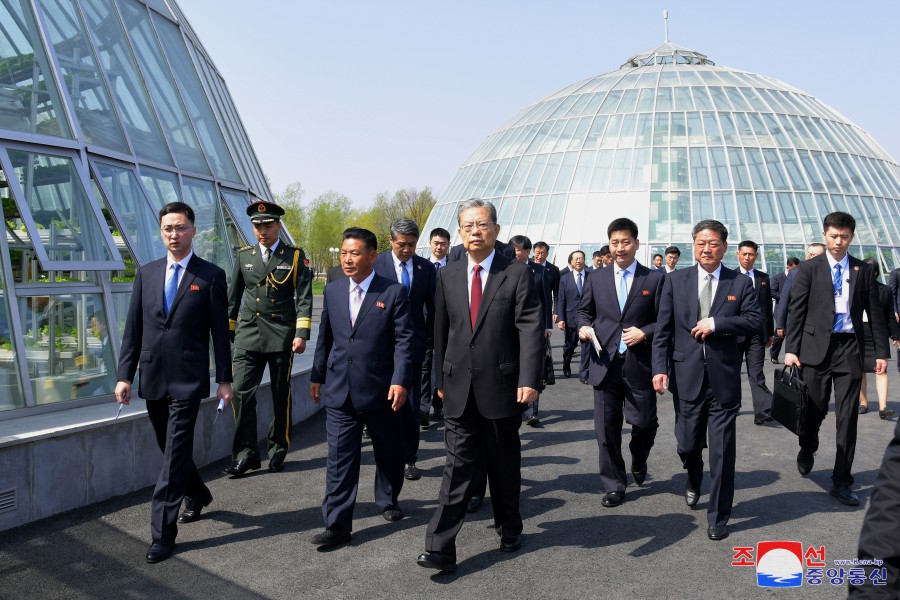 中华人民共和国党政代表团参观江东综合温室农场