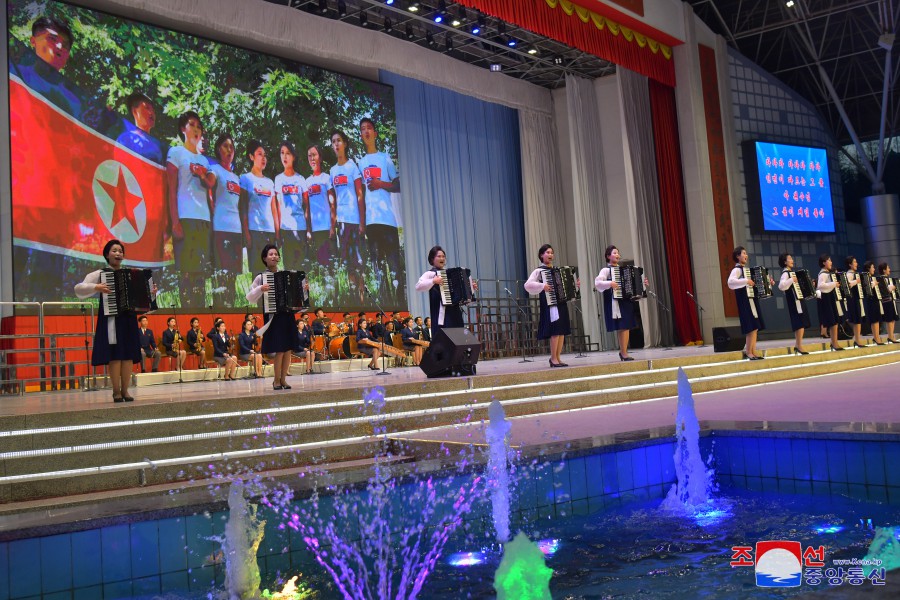 Performance of Art Groups of University Students Given in DPRK