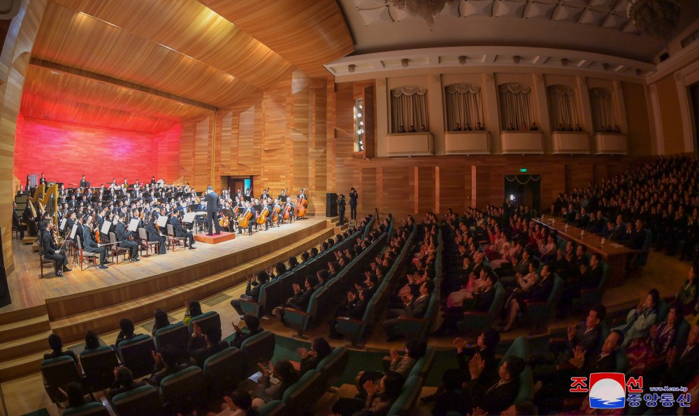 National Symphony Orchestra Gives Concert