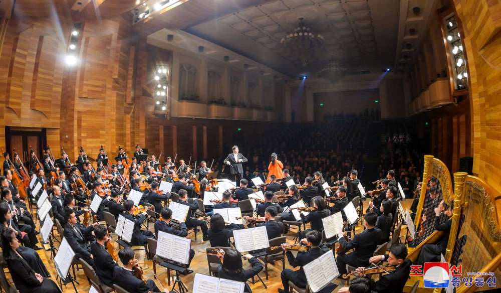 National Symphony Orchestra Gives Concert