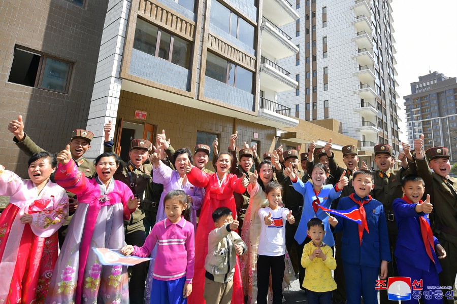 Moving into New Houses Brisk in DPRK