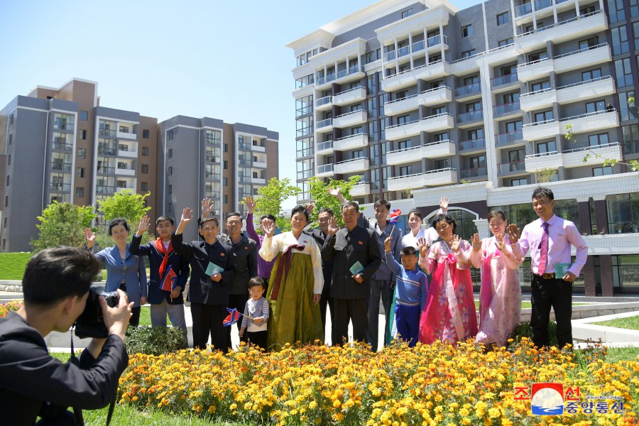 Moving into New Houses in Jonwi Street of DPRK