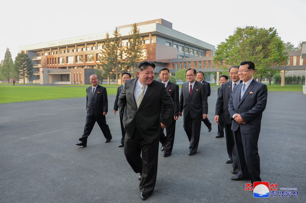 Highest Institute for Training Party Cadres in New Era Ensuring Steady Continuity and Development of Revolutionary Cause of Juche