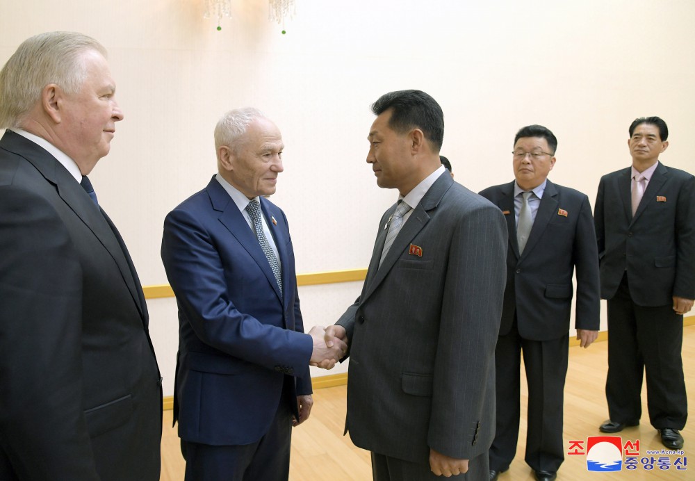 Chairman of DPRK SPA Meets Russian Delegation