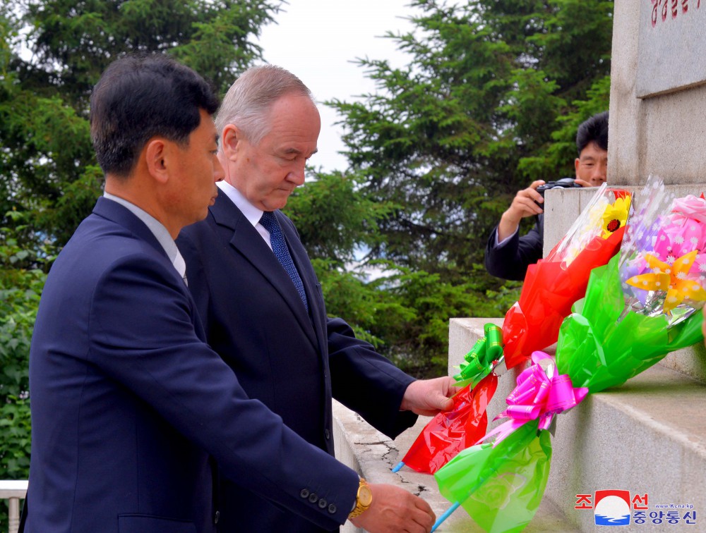 Wreaths Laid at Liberation Towers and Cemeteries of Fallen Fighters of Soviet Army