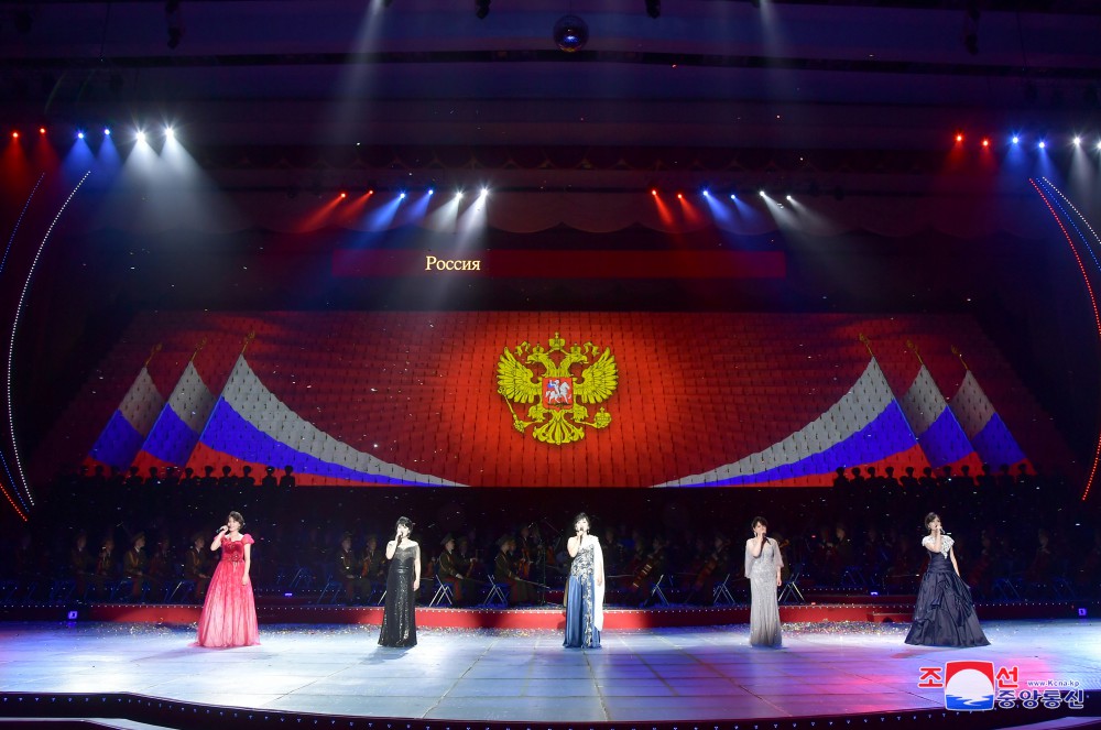 俄联邦总统普京同志欢迎演出举行
