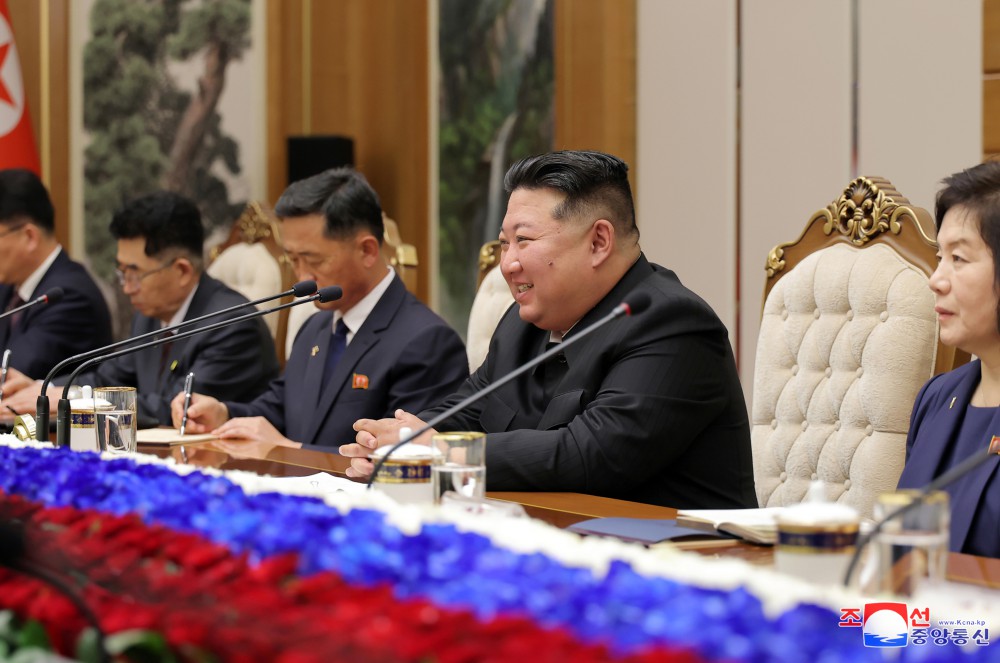 ﻿Уважаемый товарищ Ким Чен Ын провел переговоры с Президентом РФ товарищем Владимиром Владимировичем Путиным