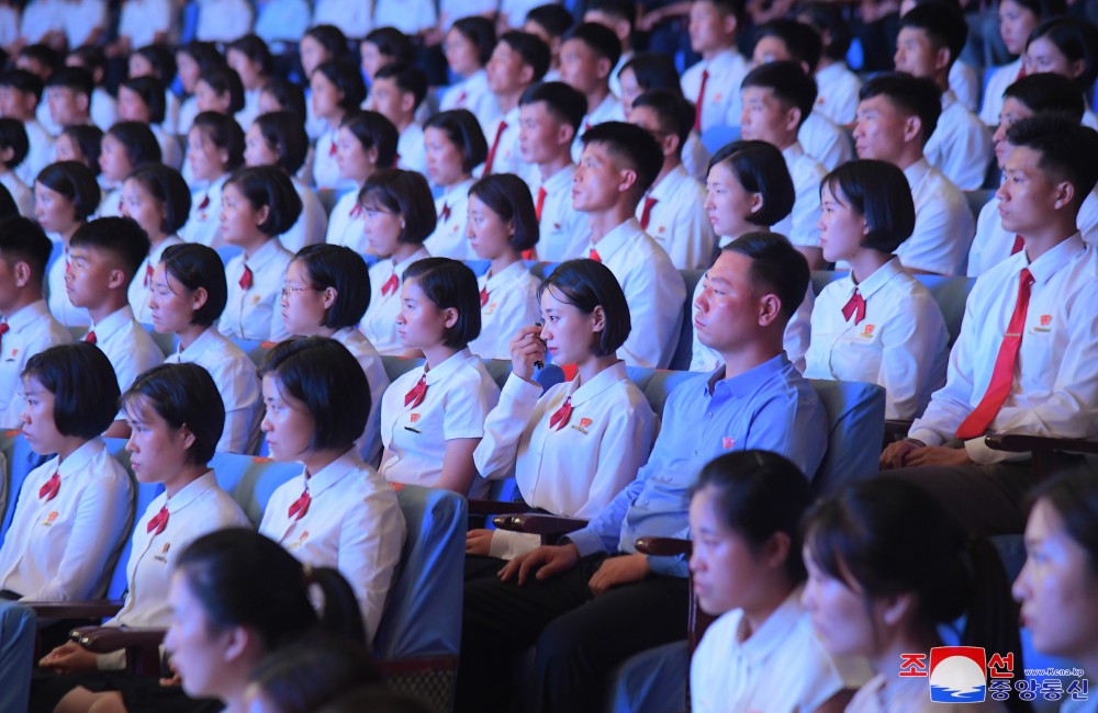 Meeting of Youth and Students Held in DPRK