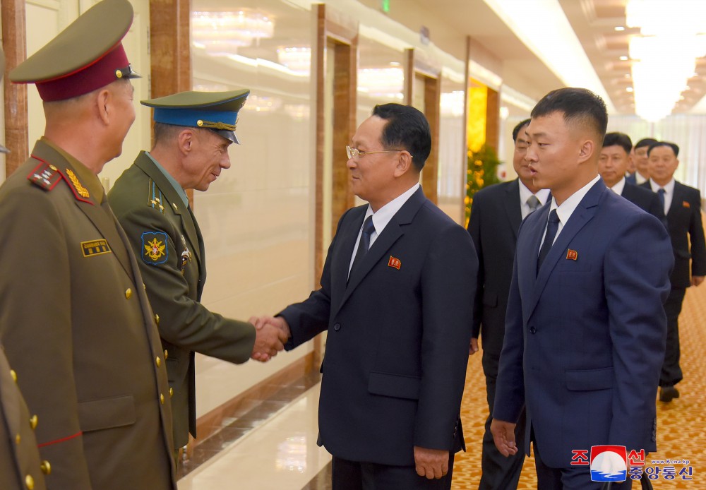 로씨야를 방문하는 조선인민군 군사교육일군대표단 출발