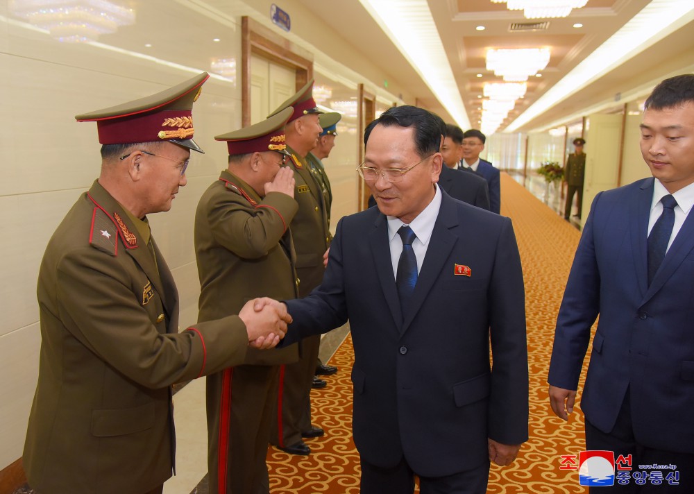 로씨야를 방문하는 조선인민군 군사교육일군대표단 출발