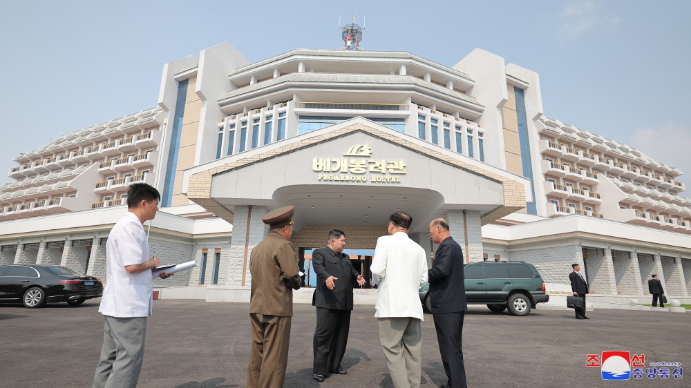 경애하는 김정은동지께서 삼지연시건설사업을 현지에서 지도하시였다