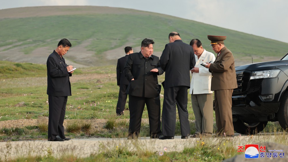 Respected Comrade Kim Jong Un Gives Field Guidance over Construction Project of Samjiyon