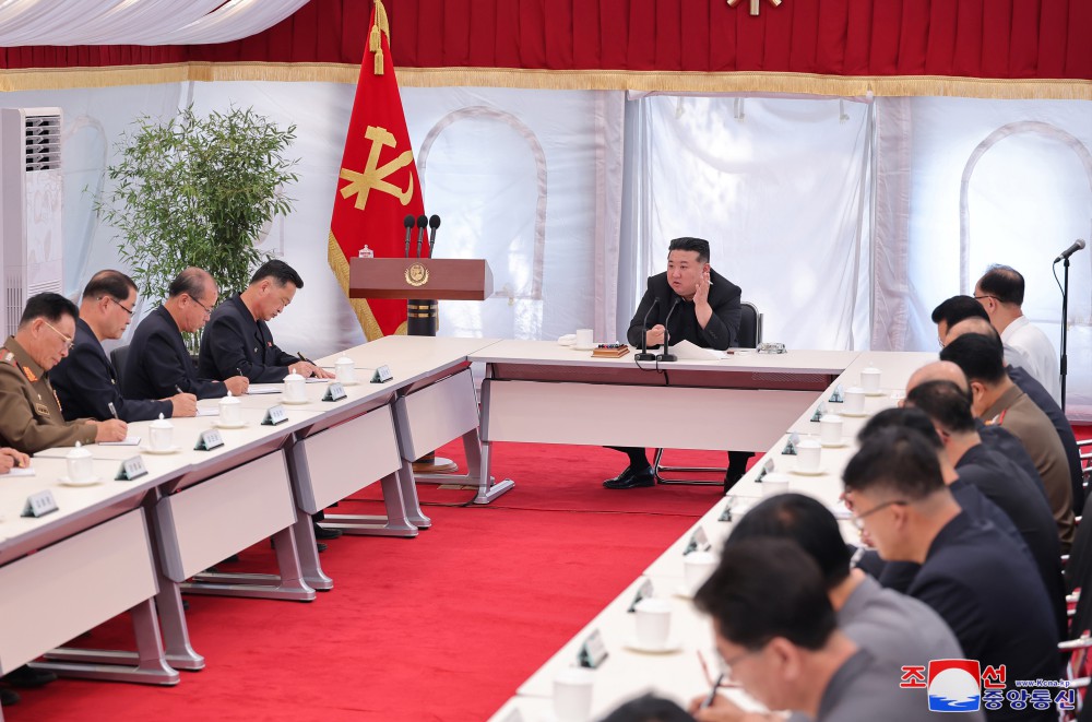 Estimado compañero Kim Jong Un dirige la preparación de construcción de la Empresa de Maricultura de la ciudad de Sinpho