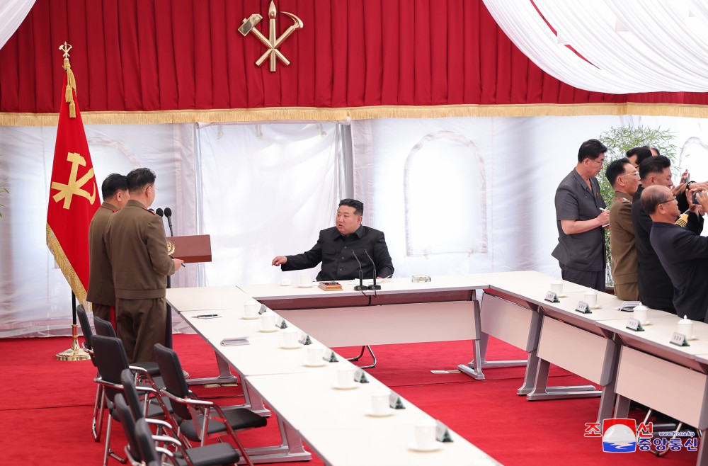 Estimado compañero Kim Jong Un dirige la preparación de construcción de la Empresa de Maricultura de la ciudad de Sinpho