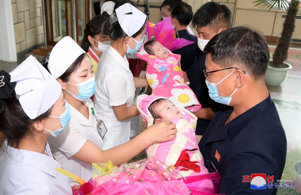 546th Triplets Born at Pyongyang Maternity Hospital in DPRK