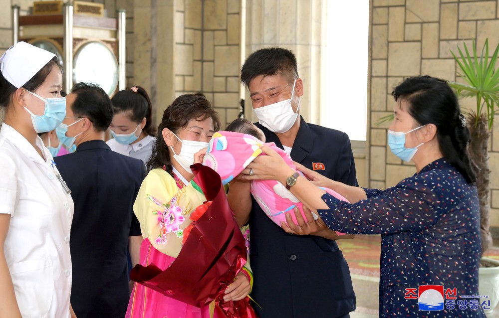 546th Triplets Born at Pyongyang Maternity Hospital in DPRK