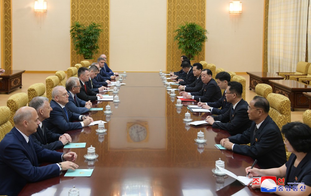 Vice-Chairman of SPA Standing Committee of DPRK Meets Russian Delegation