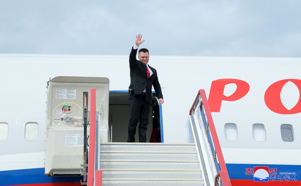 Russian Delegation Returns Home