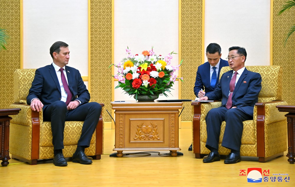 DPRK Premier Kim Tok Hun Meets Belarusian Foreign Minister