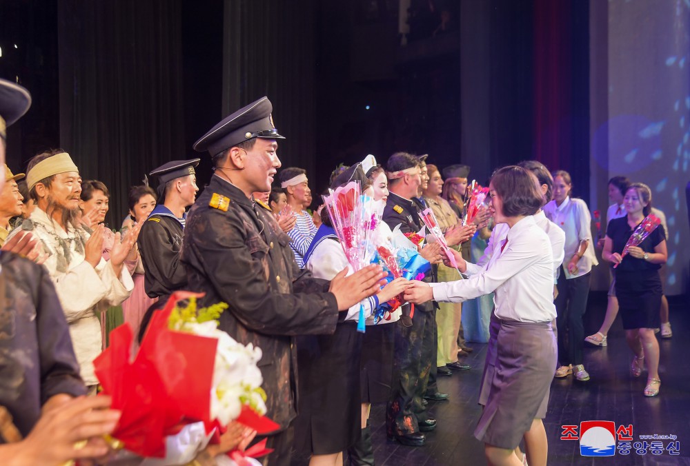 Opera Given to Observe V-Day in DPRK