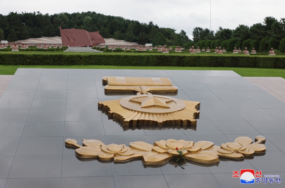 Respected Comrade Kim Jong Un Visits Revolutionary Martyrs Cemetery on Mt Taesong