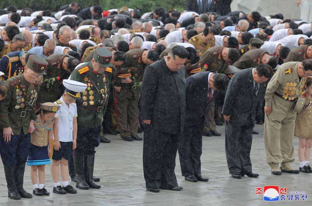 Respected Comrade Kim Jong Un Visits Fatherland Liberation War Martyrs Cemetery