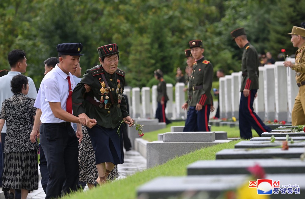 Respected Comrade Kim Jong Un Visits Fatherland Liberation War Martyrs Cemetery