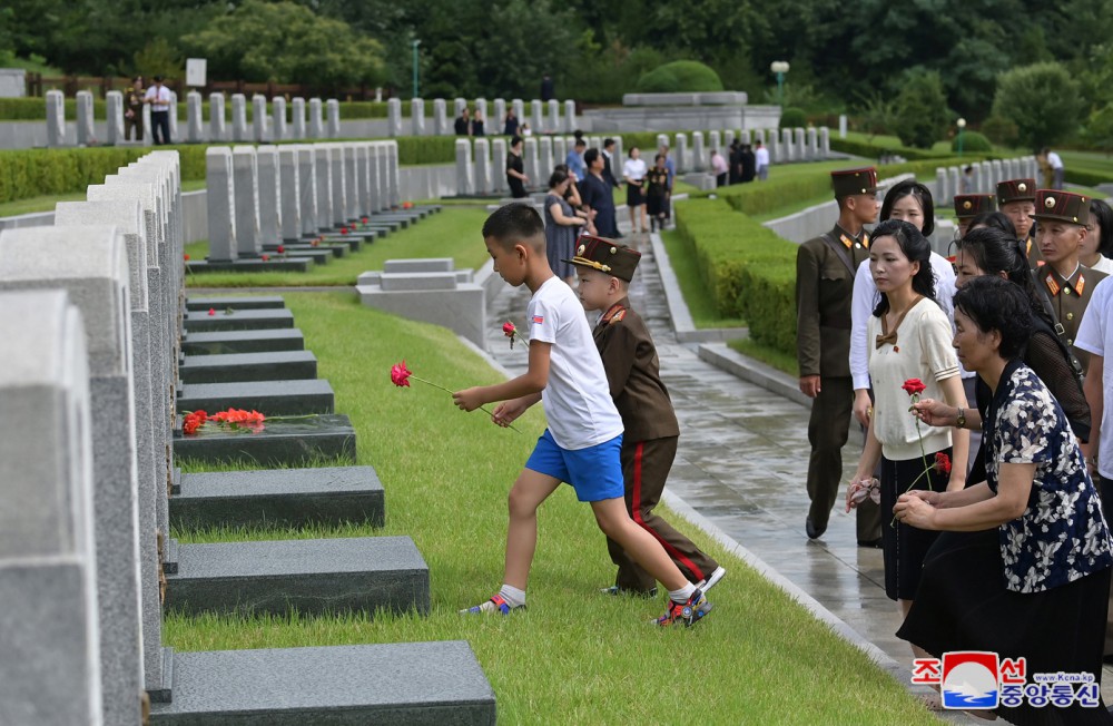 Respected Comrade Kim Jong Un Visits Fatherland Liberation War Martyrs Cemetery