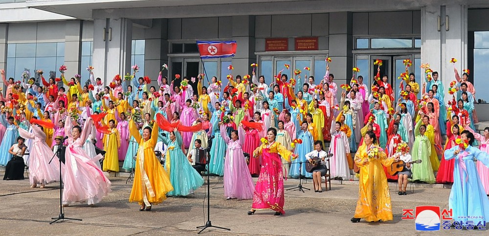 조국해방전쟁승리 71돐을 전인민적경사의 날로 뜻깊게 경축