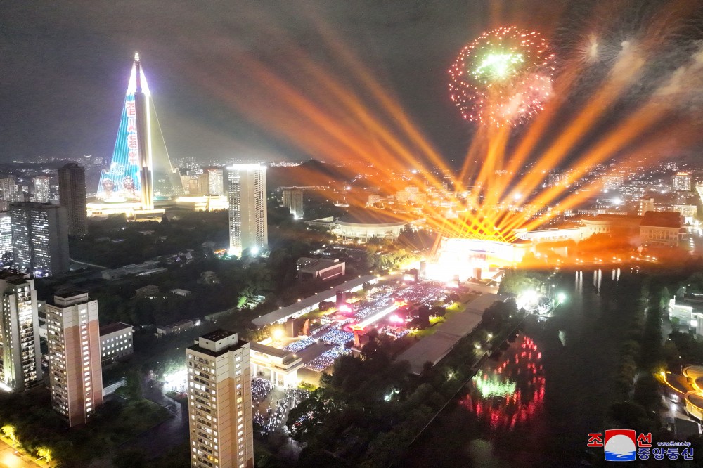 조국해방전쟁승리 71돐 경축공연 성대히 진행