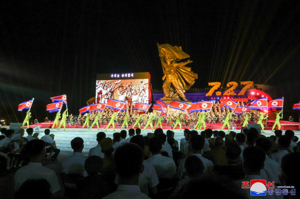 조국해방전쟁승리 71돐 경축공연 성대히 진행