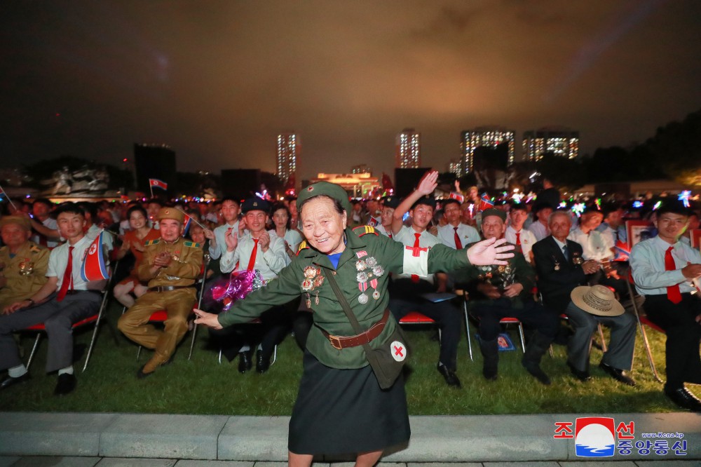 조국해방전쟁승리 71돐 경축공연 성대히 진행