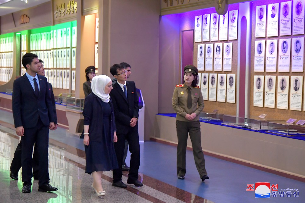 Syrian Embassy Members Visit Victorious Fatherland Liberation War Museum